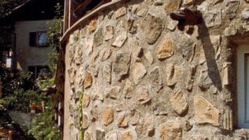 Turano steenstrips van Geopietra - Buitenmuur